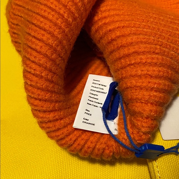 Ader Error Wool Knit Beanie in orange  (100% wool) BNWT🥳Xmas cco Sale 🎁 - Picture 3 of 4